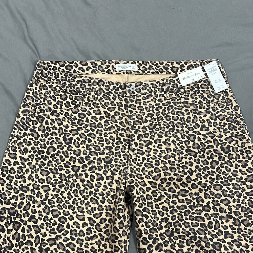 NWT “best selling” Barrel Jeans - Picture 2 of 7